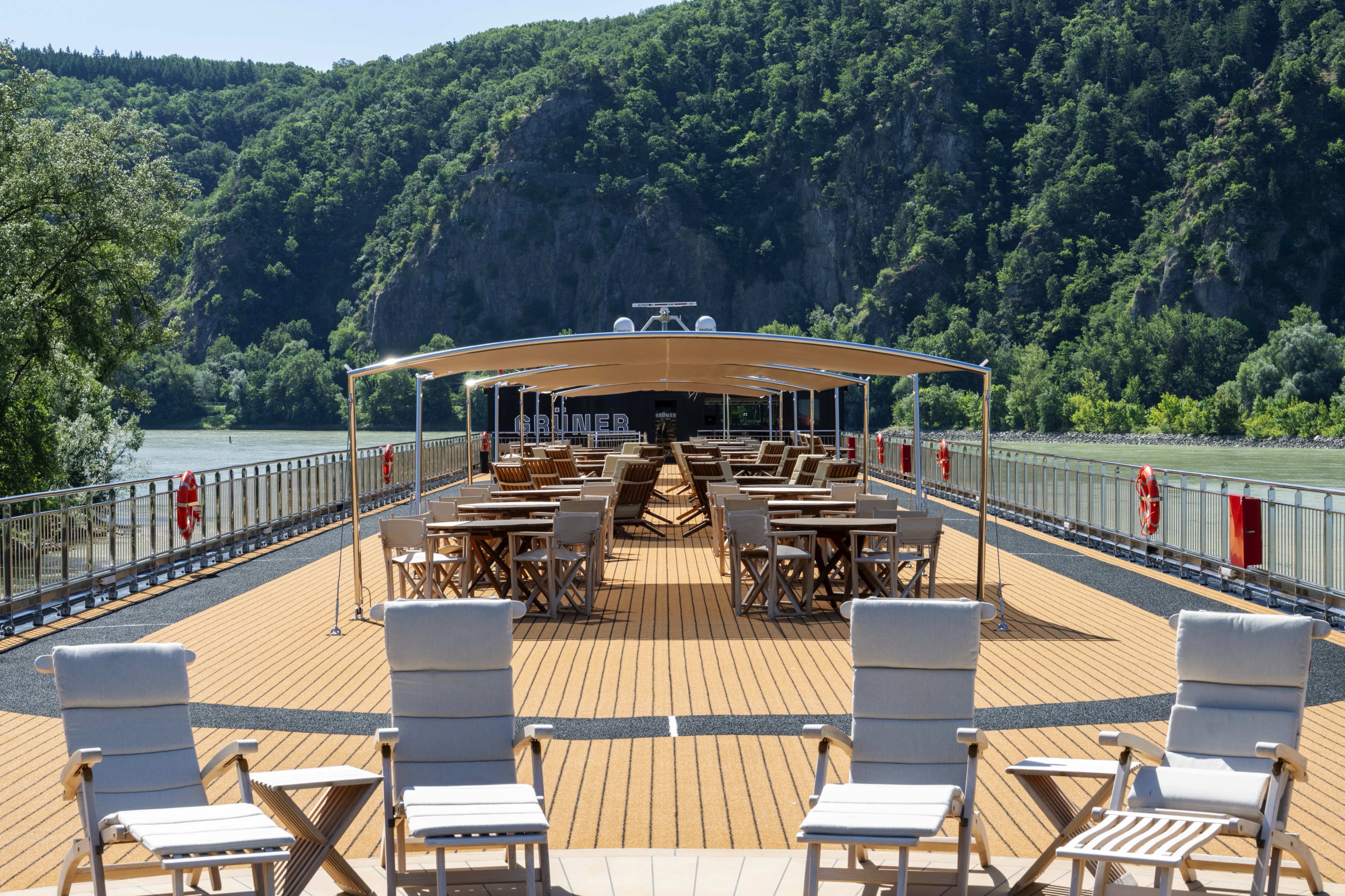 APT Solara - Sun Deck